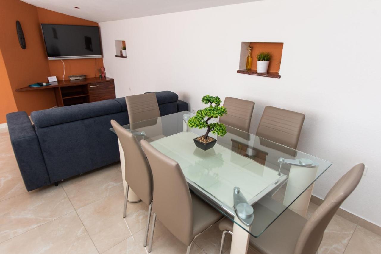 Apartments Villa Monique Rogoznica Kültér fotó