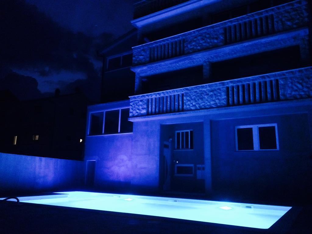 Apartments Villa Monique Rogoznica Kültér fotó