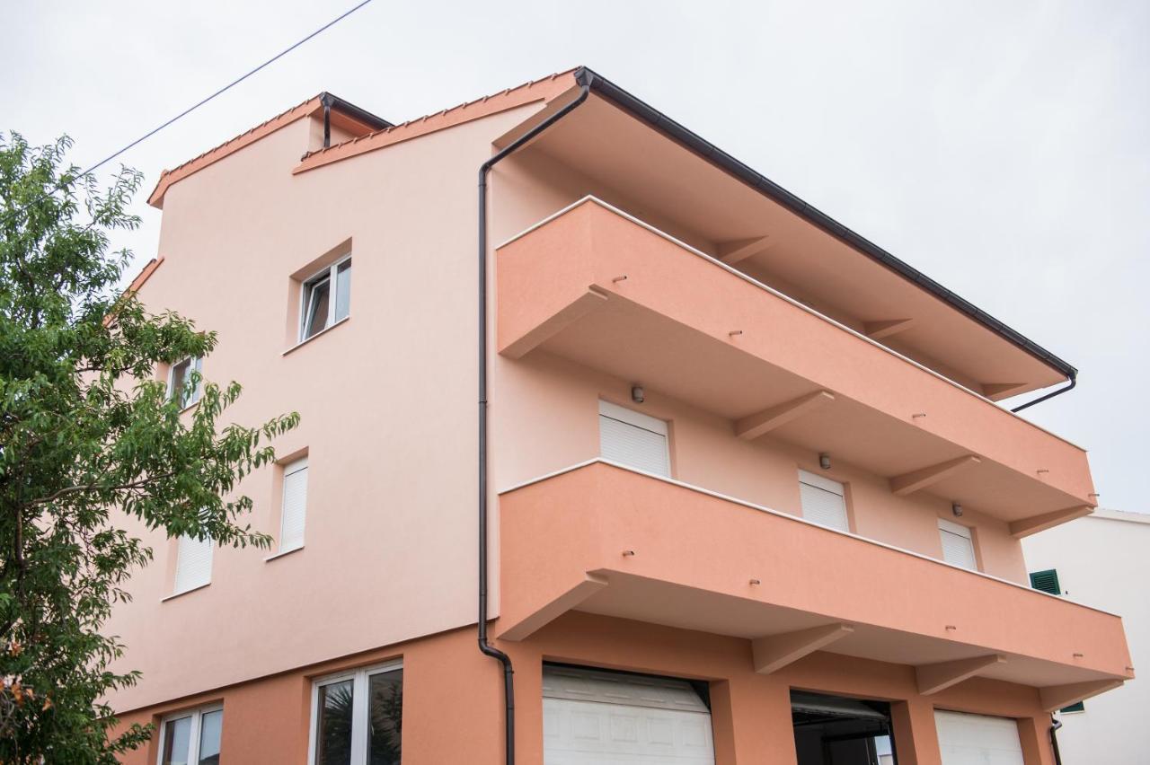 Apartments Villa Monique Rogoznica Kültér fotó